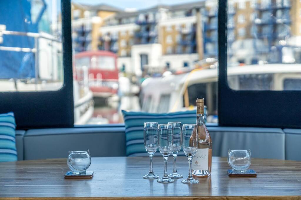 Luxurious Houseboat Near Canary Wharf In Londen Buitenkant foto