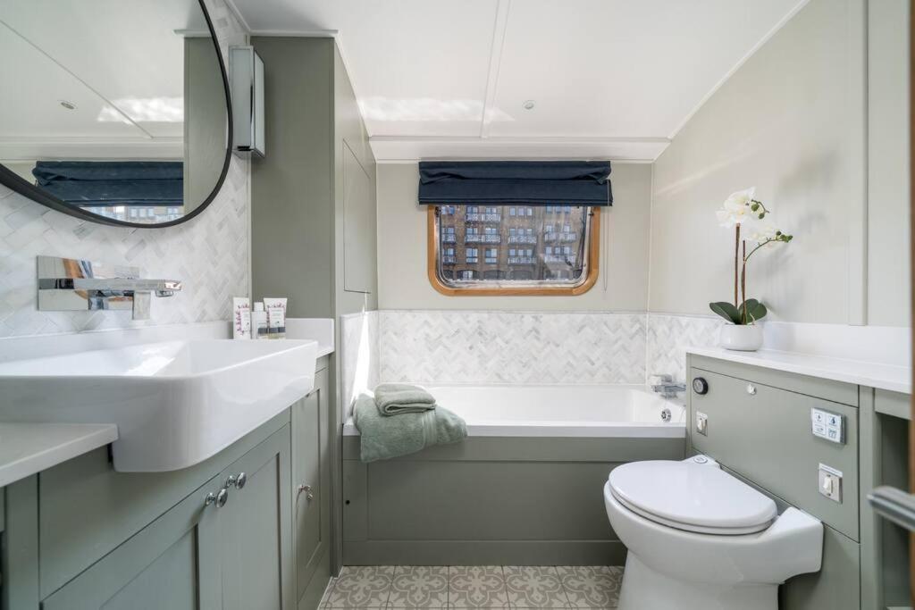 Luxurious Houseboat Near Canary Wharf In Londen Buitenkant foto